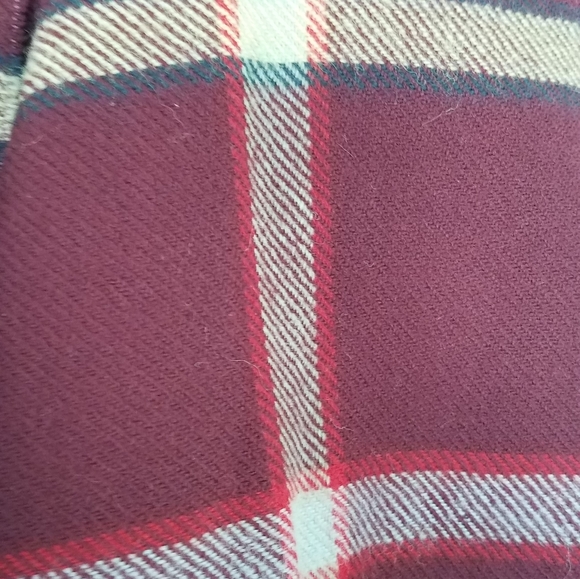 Handcraft,INC. 100% Virgin Wool Plaid Scarf - Picture 5 of 7